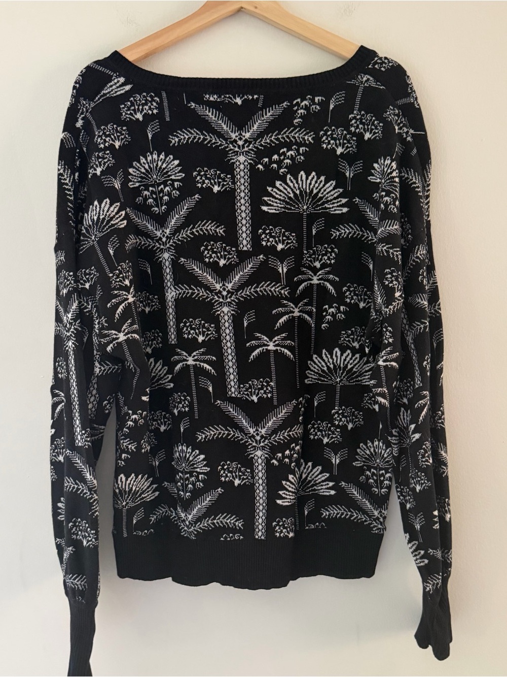Mixed by Nasrin V-Neck Sweater Paloma Palm Black Cotton White Size Medium Resort - Picture 3 of 7